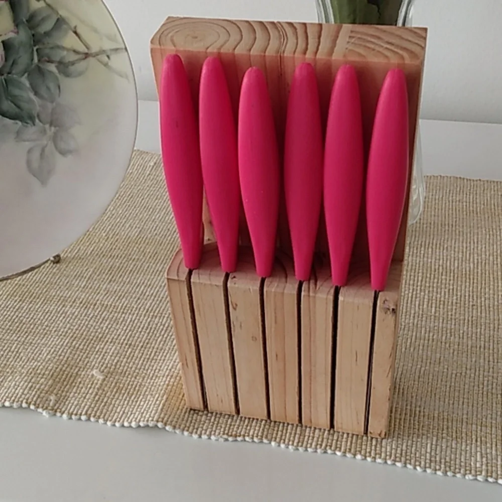 Set of 6 Steak Knives in Wooden Block NWOT